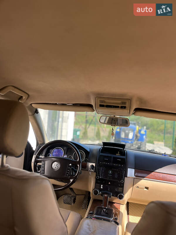 Внедорожник / Кроссовер Volkswagen Touareg 2004 в Черновцах
