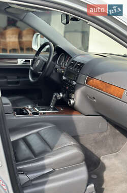 Позашляховик / Кросовер Volkswagen Touareg 2008 в 