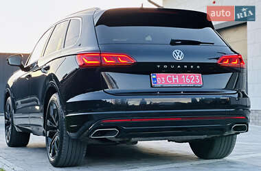 Позашляховик / Кросовер Volkswagen Touareg 2019 в 