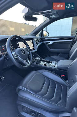 Позашляховик / Кросовер Volkswagen Touareg 2019 в 