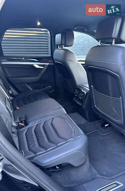 Позашляховик / Кросовер Volkswagen Touareg 2019 в 