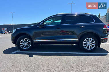 Позашляховик / Кросовер Volkswagen Touareg 2016 в 