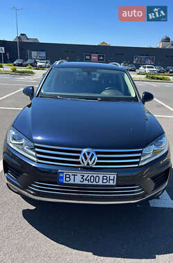 Позашляховик / Кросовер Volkswagen Touareg 2016 в 