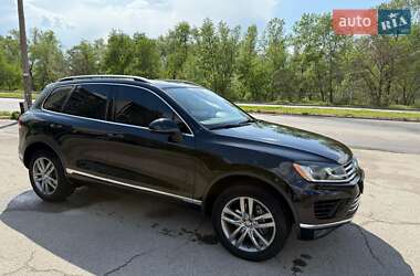 Позашляховик / Кросовер Volkswagen Touareg 2015 в 