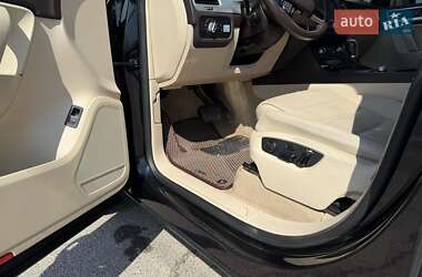 Позашляховик / Кросовер Volkswagen Touareg 2015 в 