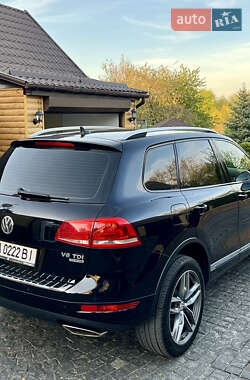 Внедорожник / Кроссовер Volkswagen Touareg 2012 в 