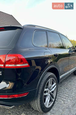 Внедорожник / Кроссовер Volkswagen Touareg 2012 в 