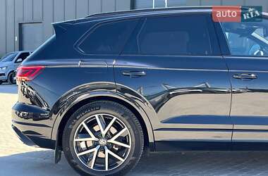 Внедорожник / Кроссовер Volkswagen Touareg 2021 в 