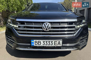 Позашляховик / Кросовер Volkswagen Touareg 2018 в Києві