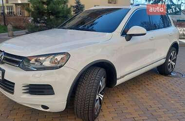 Позашляховик / Кросовер Volkswagen Touareg 2011 в Києві