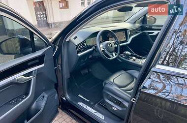 Позашляховик / Кросовер Volkswagen Touareg 2018 в 