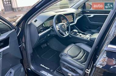 Позашляховик / Кросовер Volkswagen Touareg 2018 в 