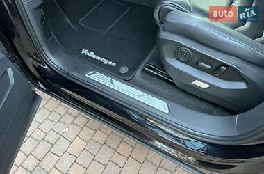 Позашляховик / Кросовер Volkswagen Touareg 2018 в 