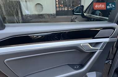 Позашляховик / Кросовер Volkswagen Touareg 2018 в 