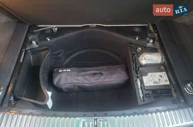 Внедорожник / Кроссовер Volkswagen Touareg 2012 в 