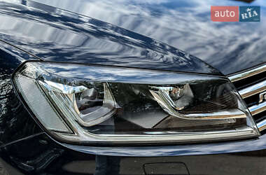Внедорожник / Кроссовер Volkswagen Touareg 2016 в 
