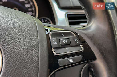 Внедорожник / Кроссовер Volkswagen Touareg 2016 в 