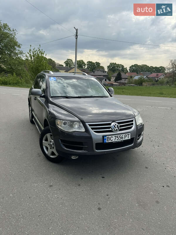 Внедорожник / Кроссовер Volkswagen Touareg 2008 в 
