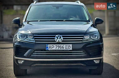 Позашляховик / Кросовер Volkswagen Touareg 2015 в 