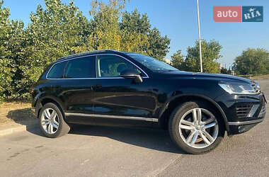 Позашляховик / Кросовер Volkswagen Touareg 2014 в Києві