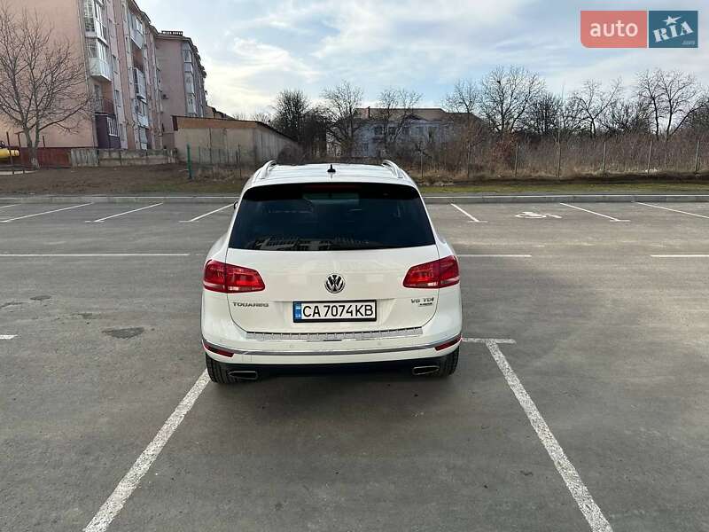 Позашляховик / Кросовер Volkswagen Touareg 2015 в Умані