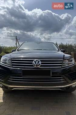 Внедорожник / Кроссовер Volkswagen Touareg 2016 в 