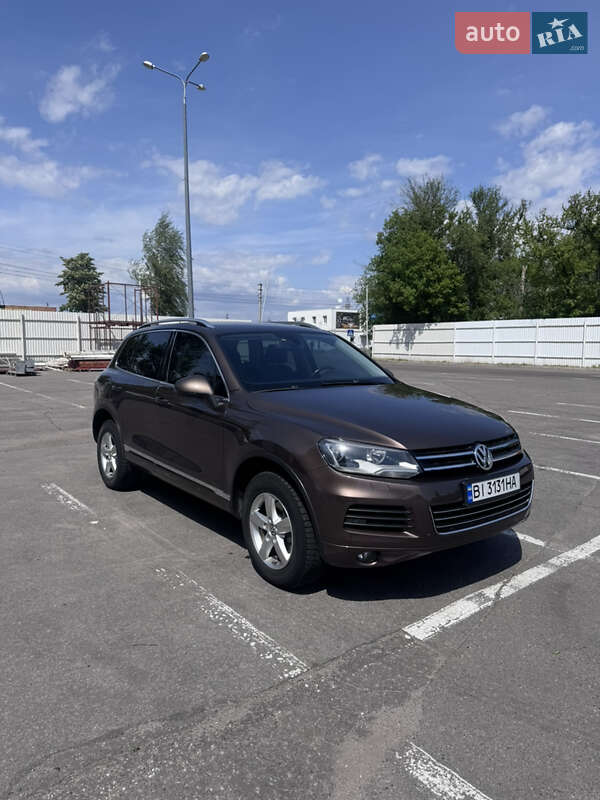 Внедорожник / Кроссовер Volkswagen Touareg 2013 в Кременчуге