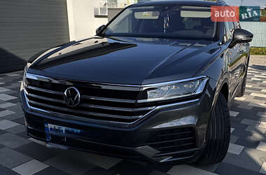 Позашляховик / Кросовер Volkswagen Touareg 2023 в 
