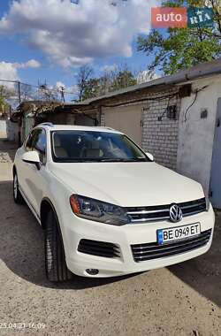 Позашляховик / Кросовер Volkswagen Touareg 2011 в Южноукраїнську