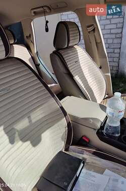 Внедорожник / Кроссовер Volkswagen Touareg 2011 в 