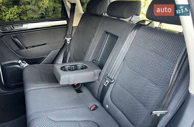 Позашляховик / Кросовер Volkswagen Touareg 2014 в 