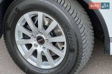 Позашляховик / Кросовер Volkswagen Touareg 2014 в 