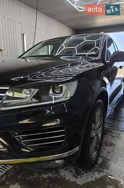 Внедорожник / Кроссовер Volkswagen Touareg 2015 в Каневе