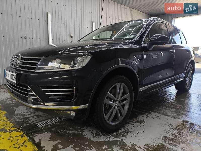 Позашляховик / Кросовер Volkswagen Touareg 2015 в Каневі