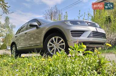 Позашляховик / Кросовер Volkswagen Touareg 2017 в Рівному