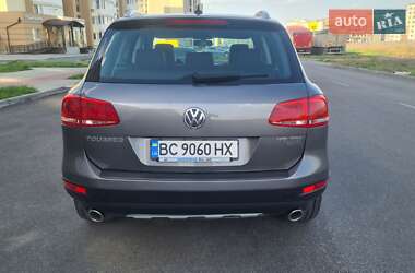 Позашляховик / Кросовер Volkswagen Touareg 2010 в 