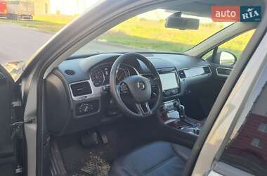 Позашляховик / Кросовер Volkswagen Touareg 2010 в 