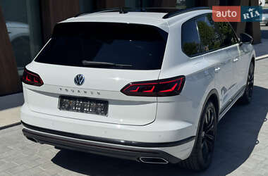 Позашляховик / Кросовер Volkswagen Touareg 2019 в 