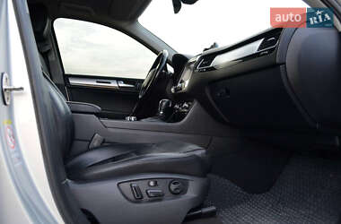 Внедорожник / Кроссовер Volkswagen Touareg 2010 в 