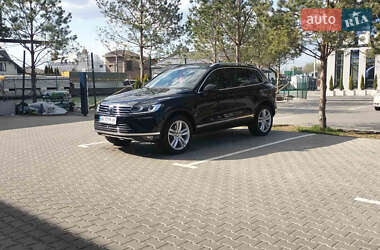 Внедорожник / Кроссовер Volkswagen Touareg 2014 в 