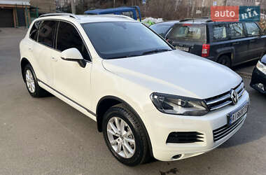 Внедорожник / Кроссовер Volkswagen Touareg 2013 в Киеве