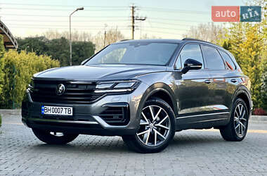 Позашляховик / Кросовер Volkswagen Touareg 2020 в 