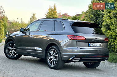 Позашляховик / Кросовер Volkswagen Touareg 2020 в 