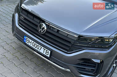 Позашляховик / Кросовер Volkswagen Touareg 2020 в 