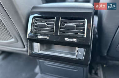Позашляховик / Кросовер Volkswagen Touareg 2020 в 