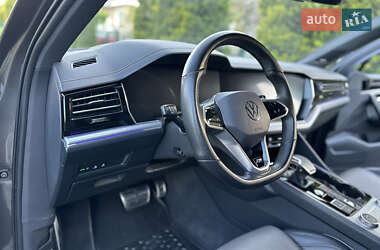 Позашляховик / Кросовер Volkswagen Touareg 2020 в 