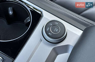 Позашляховик / Кросовер Volkswagen Touareg 2020 в 