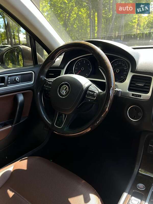 Внедорожник / Кроссовер Volkswagen Touareg 2013 в Харькове фото 16 Внедорожник / Кроссовер Volkswagen Touareg 2013 в Харькове