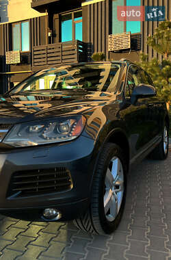 Внедорожник / Кроссовер Volkswagen Touareg 2010 в Киеве