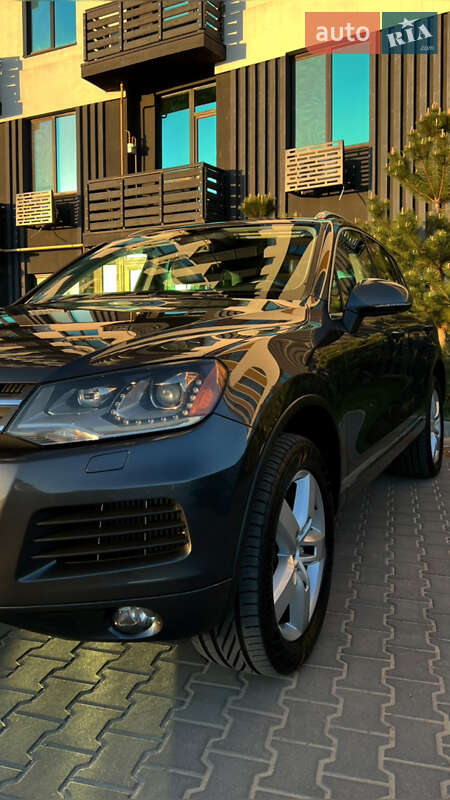 Позашляховик / Кросовер Volkswagen Touareg 2010 в 